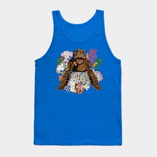 Sea Turtle Swimming in Coral Reef Tank Top